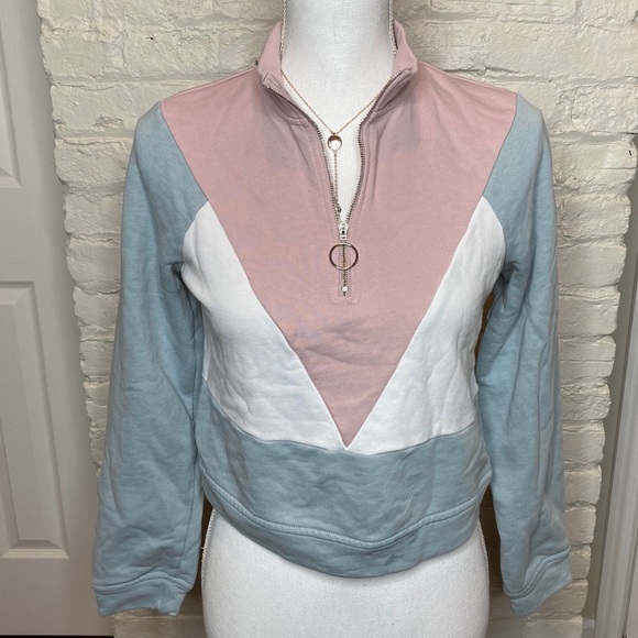 Fashion Nova Tops - 🌻FashionNova Cropped Half-Zip Sweatshirt | S